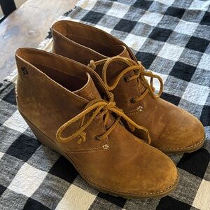 Sperry Stylish Tan Leather Wedge Ankle Boots